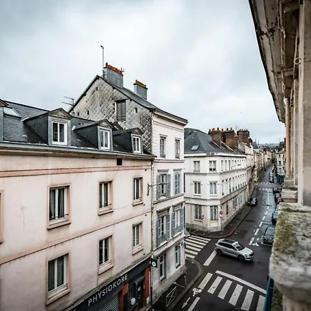 Gary Joli F2 Au Pied De La Gare De *