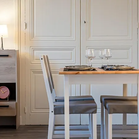 Gary Joli F2 Au Pied De La Gare De Ruan