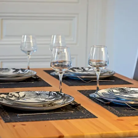 Gary Joli F2 Au Pied De La Gare De * Ruan